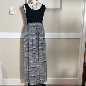 Forever 21 Black and White Patterned Maxi Dress. Medium